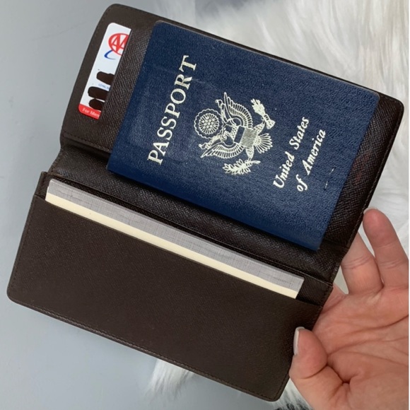 100% authentic Louis Vuitton Damier Ebene (DE) long vertical wallet organizer. - Picture 9 of 15